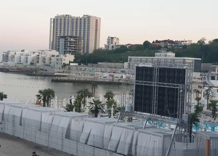 Sunny Near The Sea On Genuezskaya オデッサ